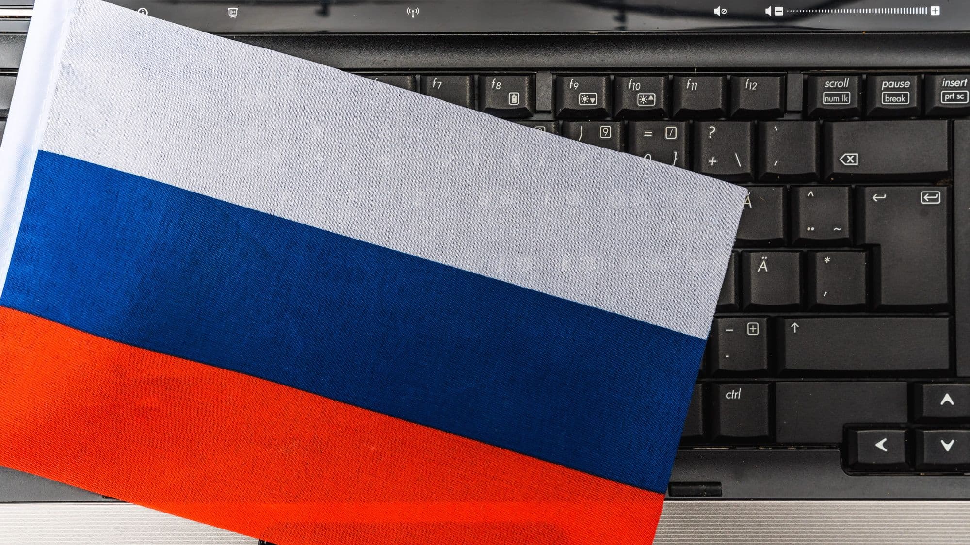 Sanctioned Russian Firm Uncovers 11 Vulnerabilities in Google and Apple Products