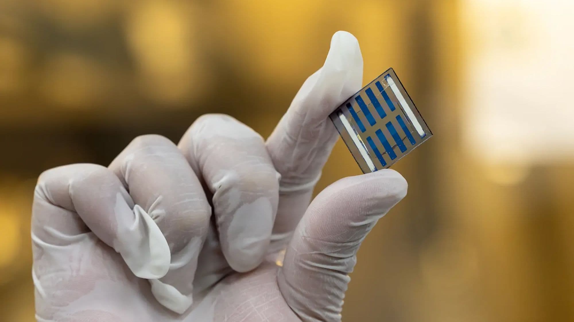ICFO researchers push solar cell efficiency beyond 33% limit with silver-based electrode