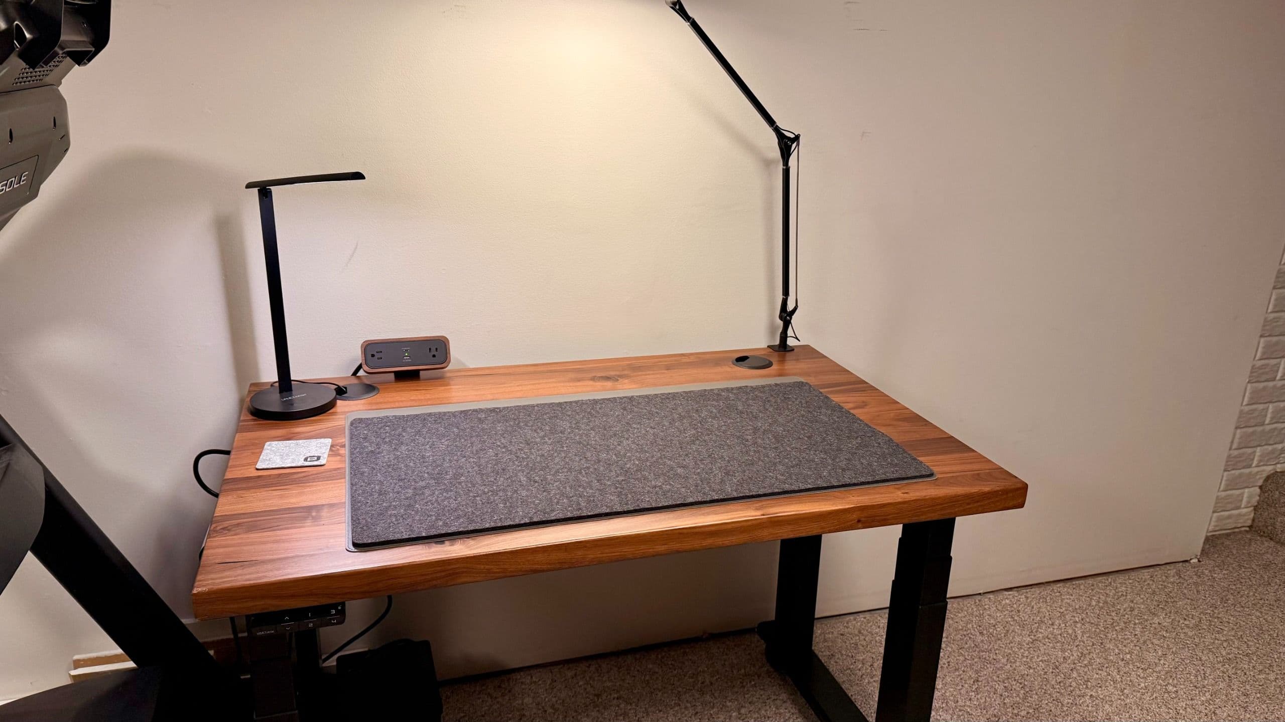 Uplift 4-leg standing desk review: Possibly the only desk you'll ever need
