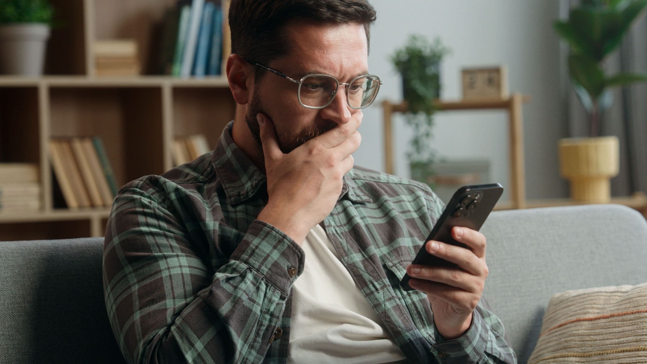 Sweden Tells Citizens to Be Rude to Phone Scammers in New Campaign