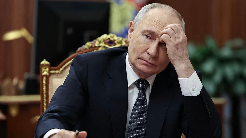Putin’s Online Vote on Dell PC Raises Questions About Russia’s Tech Reliance