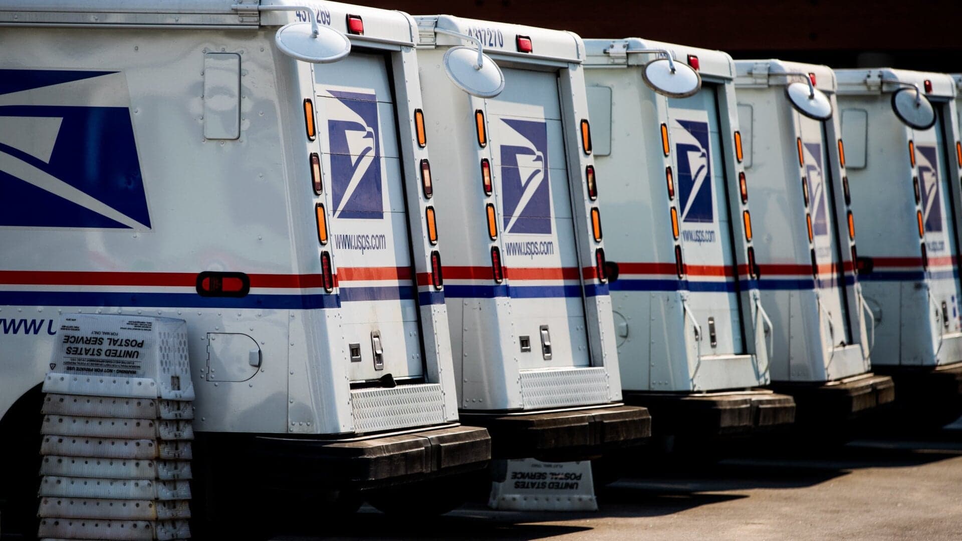 Trump’s 2026 Mail-In Voting Order: How USPS Became a Political Battleground