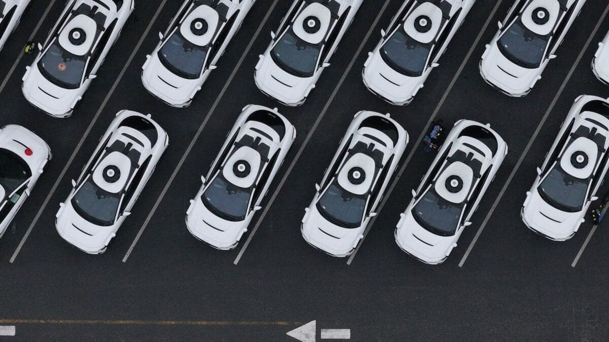 California Cracks Down on Robotaxis That Block First Responders