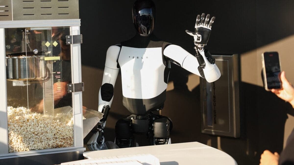 Tesla Wants to Build 20,000 Optimus Robots a Week. First It Has to Figure Out Hands