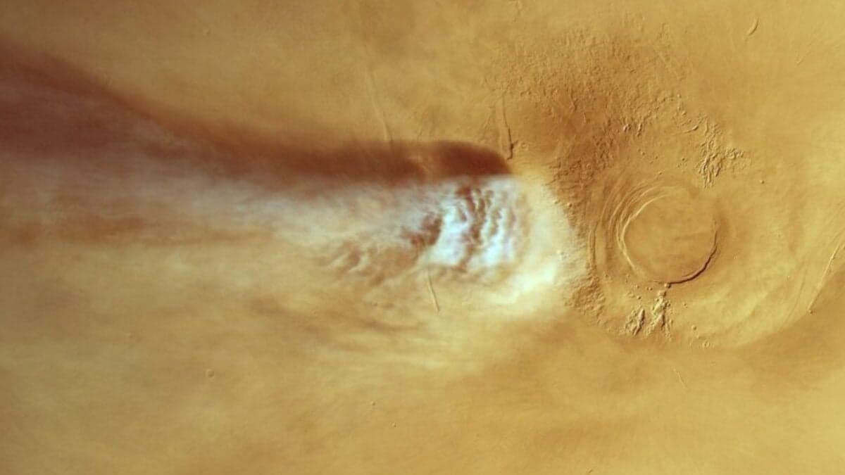 Mars’s Weirdest Cloud Forms in a Way Scientists Thought Was Impossible