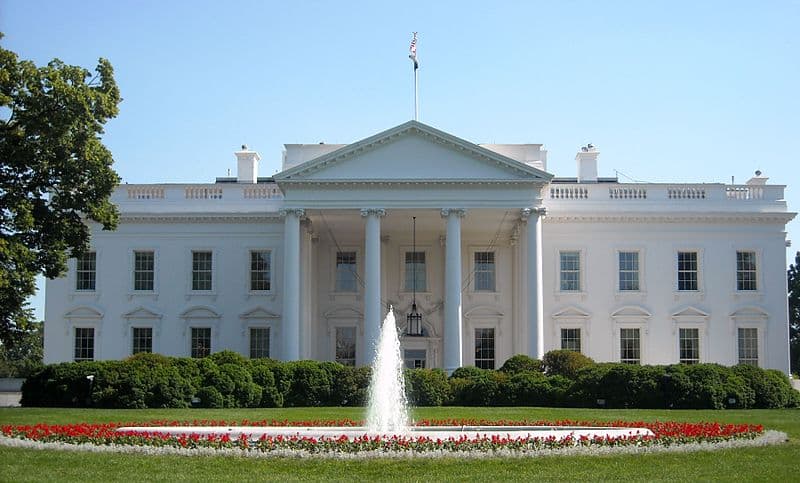 Prominent tech CEOs sign voluntary White House AI safety accord