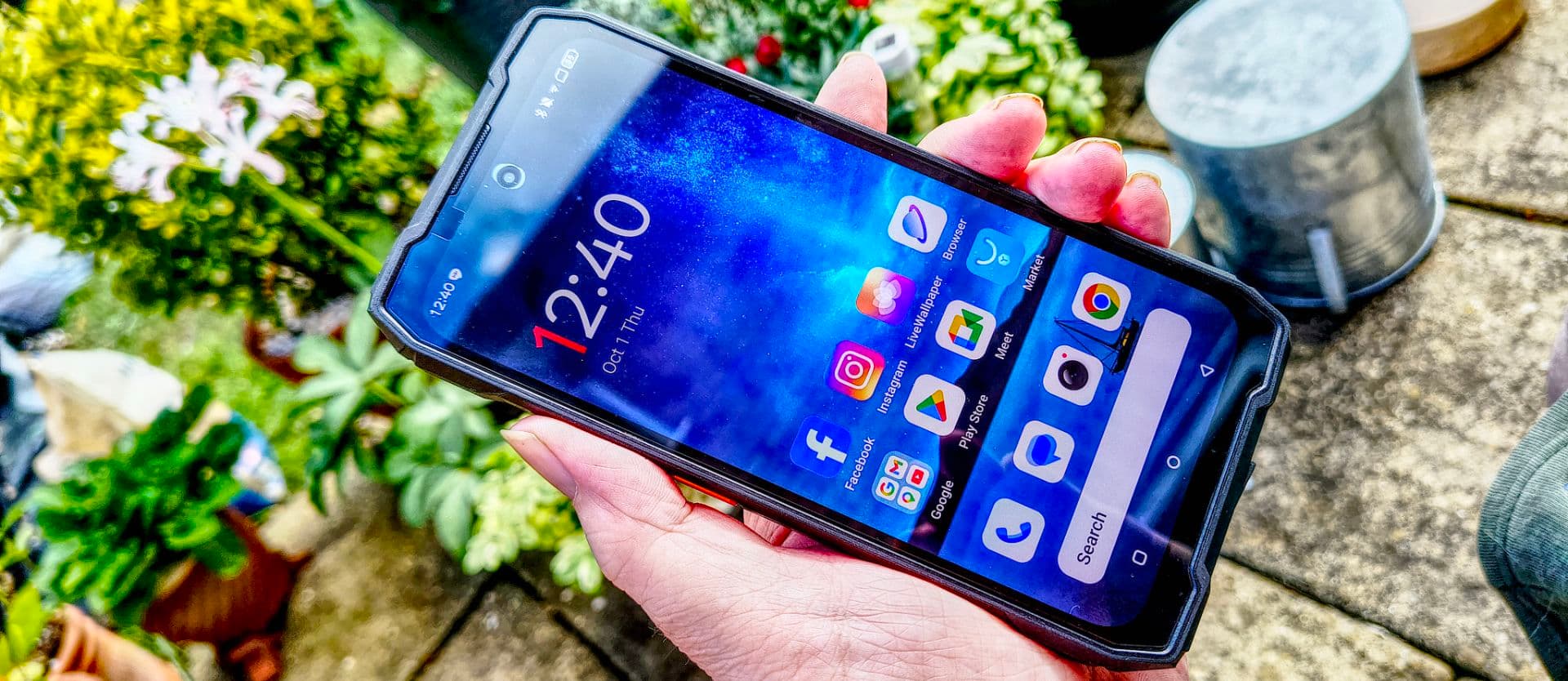 Yes, the Oscal Pilot 8 is a rugged phone that feels like a normal one