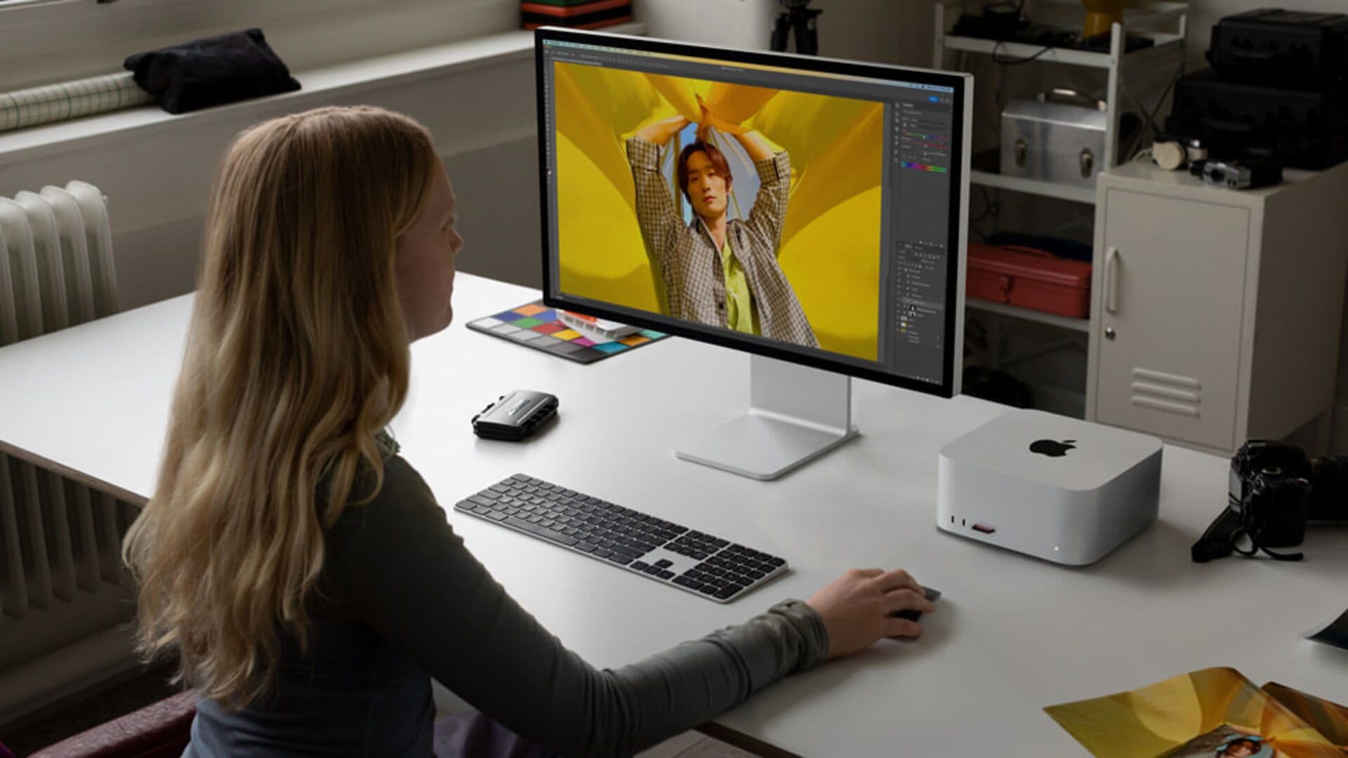 As Apple readies its 512GB M5 Ultra Mac Studio for local AI, the M5 Max workstation drops by $200