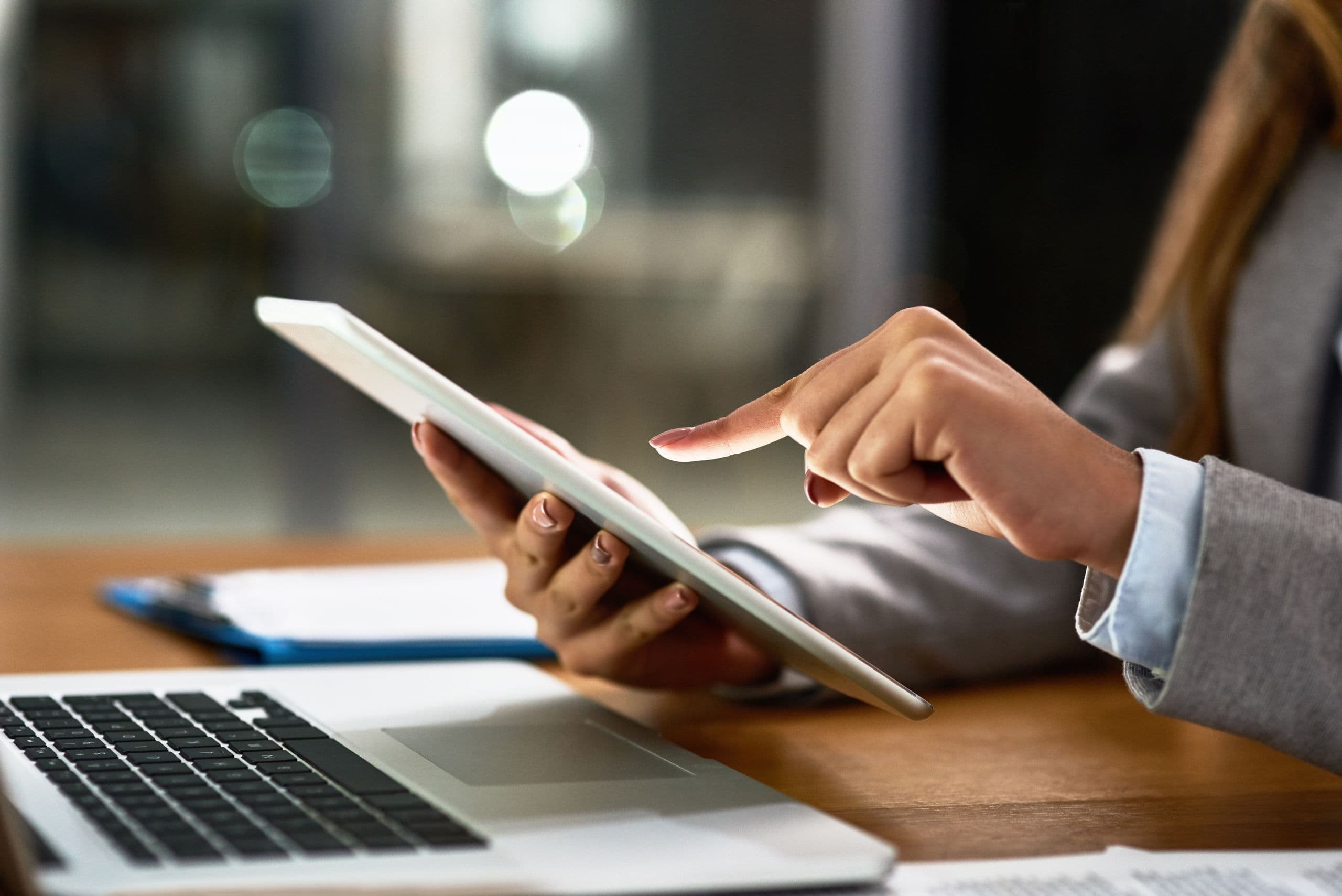 UK workers rarely verify AI answers; 39% act on inaccurate guidance