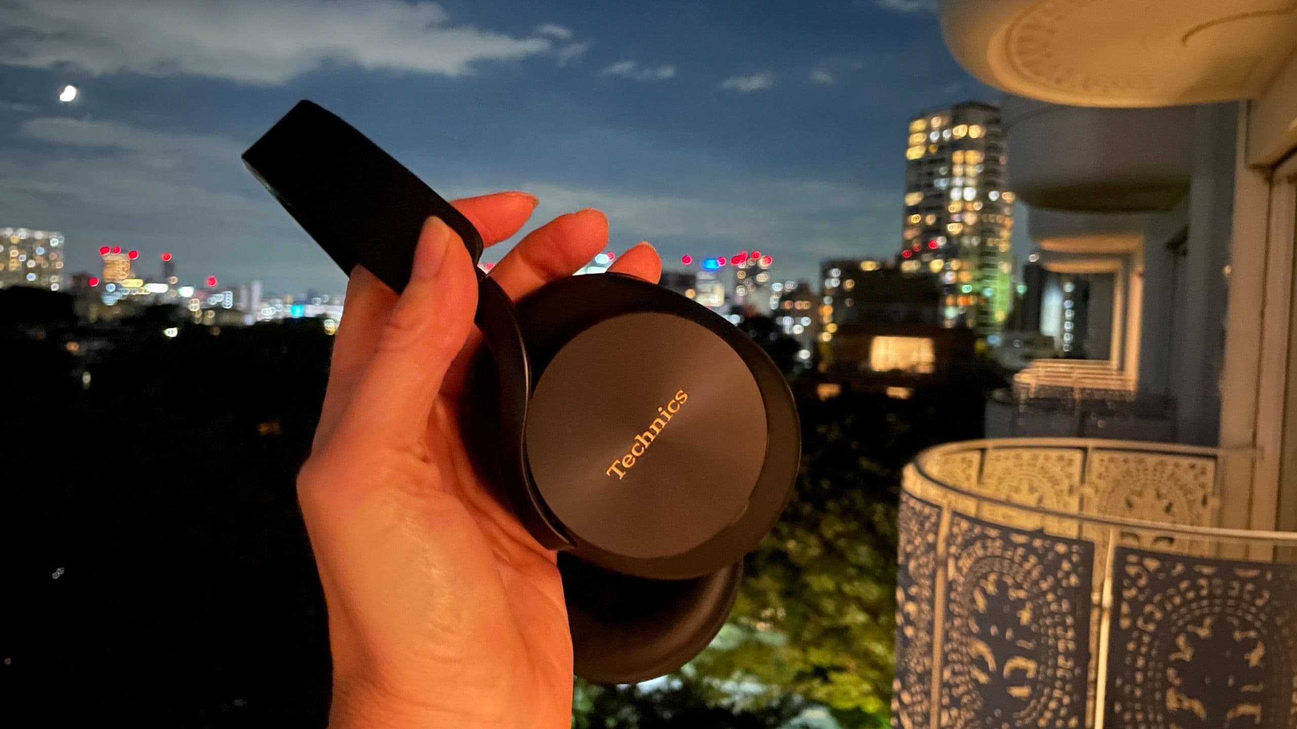 Technics Launches EAH-A1000 Flagship Wireless Headphones with Advanced Audio Tech