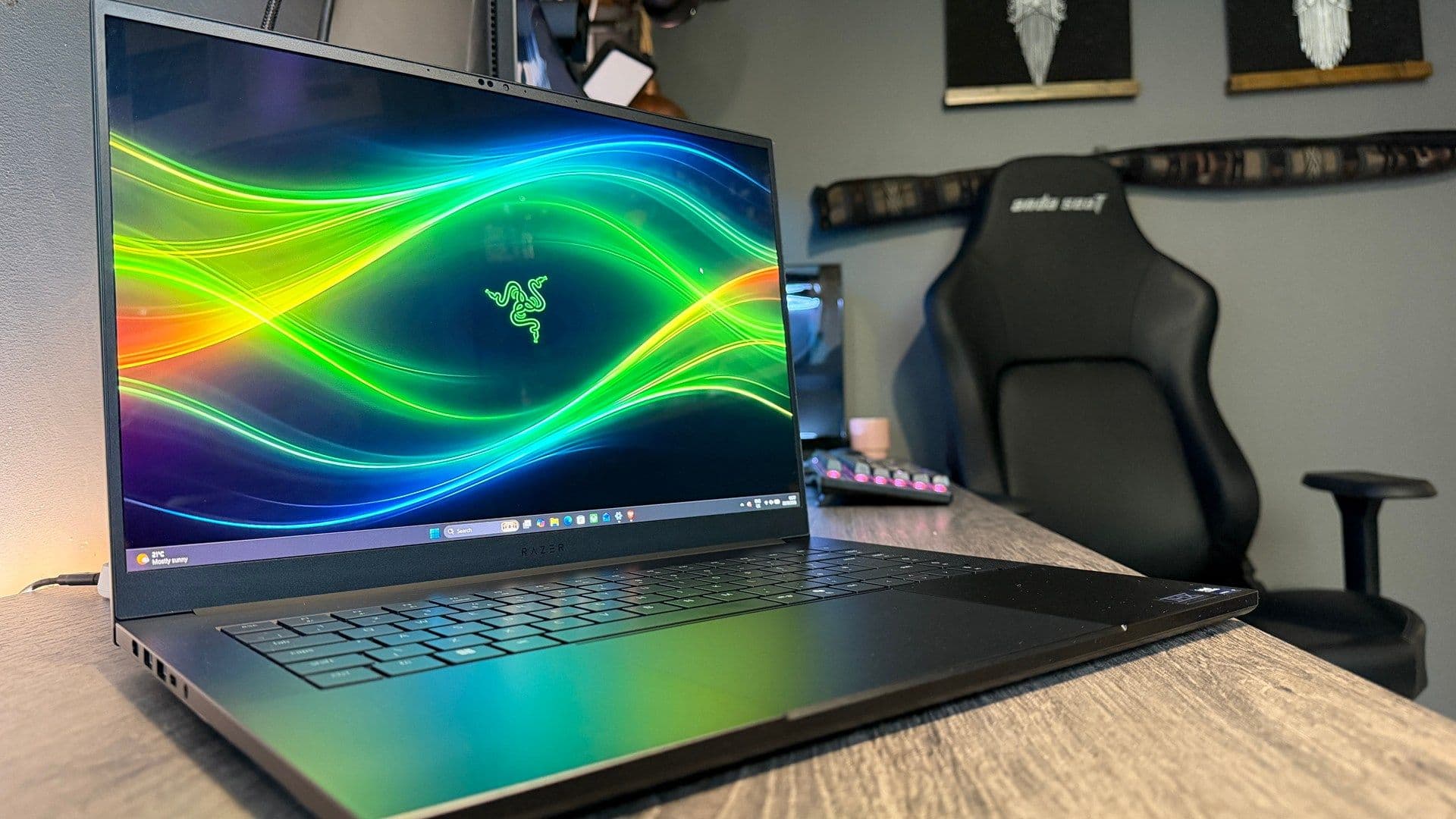 Razer Blade 16 (2026) Launches as Premium Gaming Laptop with RTX 5090 and OLED Display