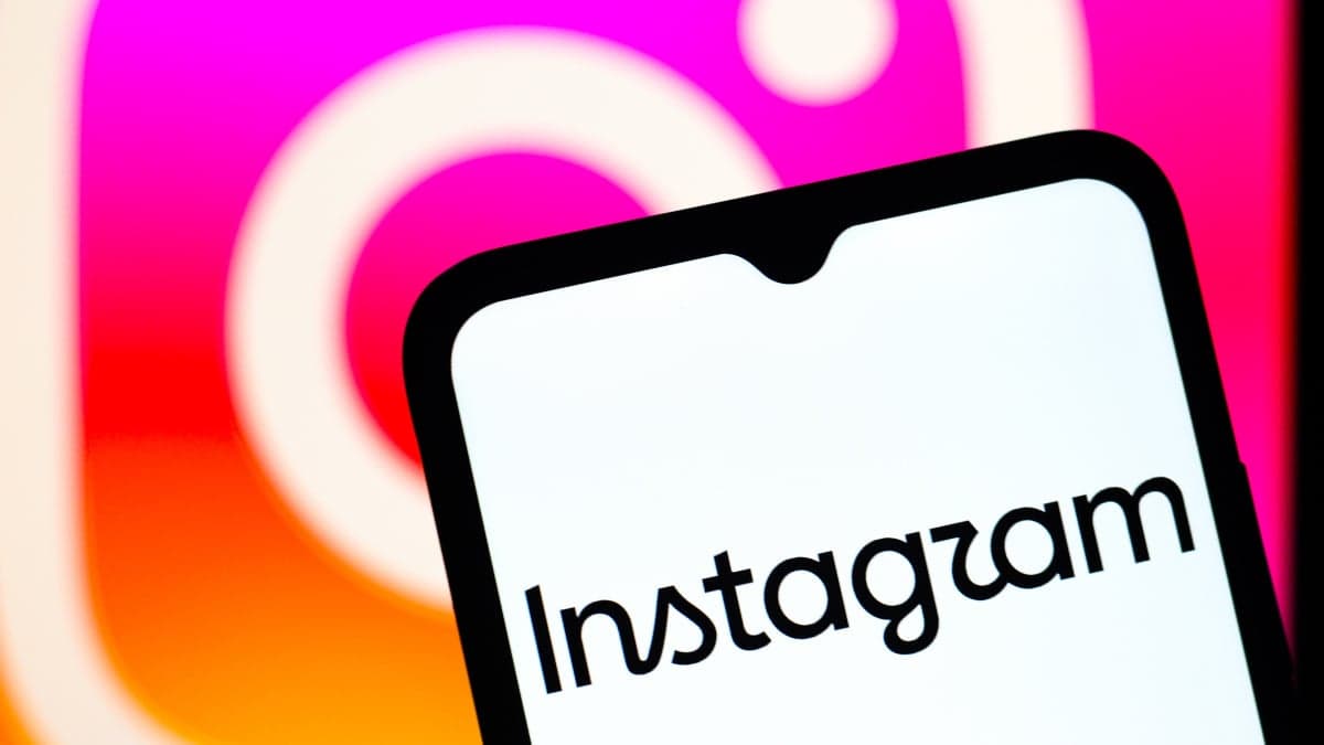 Instagram’s ‘Pixel’ Effect Lets Users Blur Stories via Text Prompts