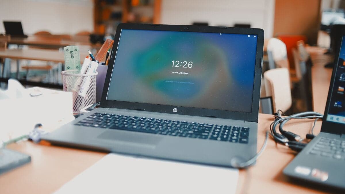 Replace long Slack messages with quick screen recordings while Glooin Pro is just $49.99