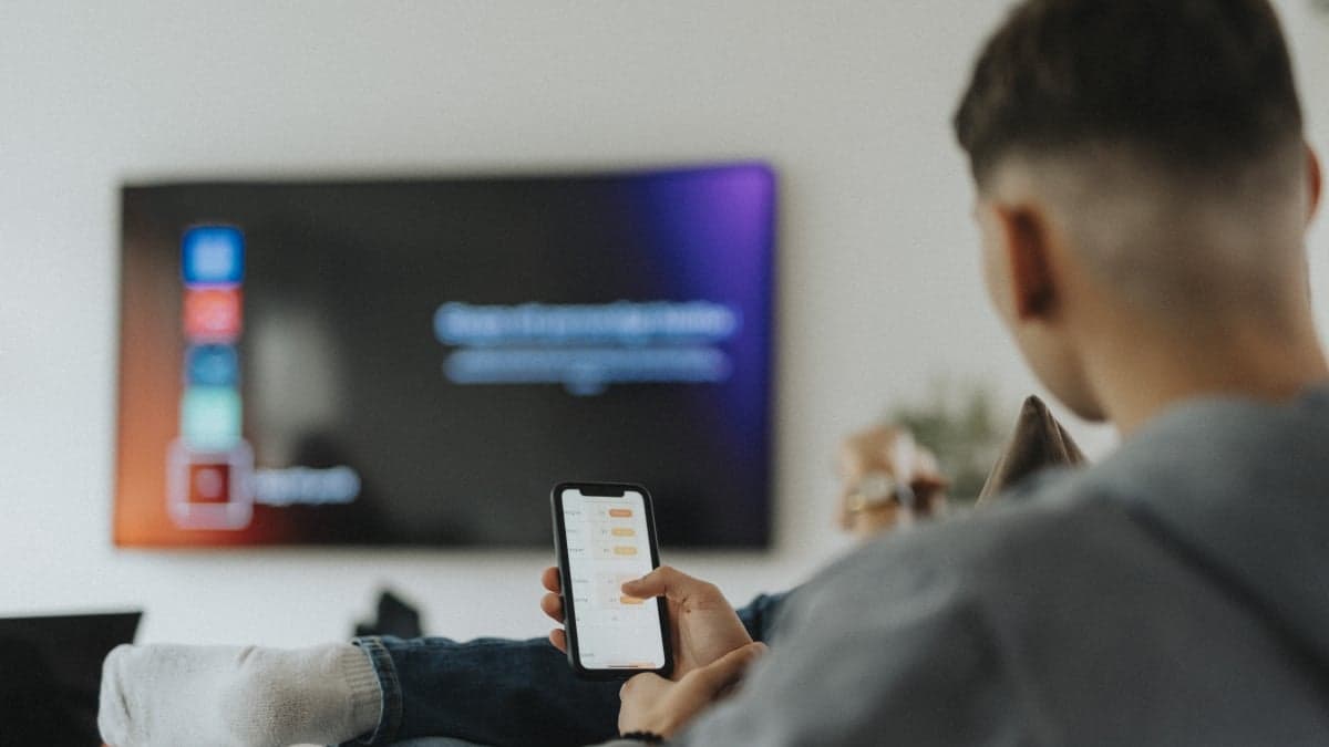 Smart TV owners have found a new use for AI: Removing home-screen clutter
