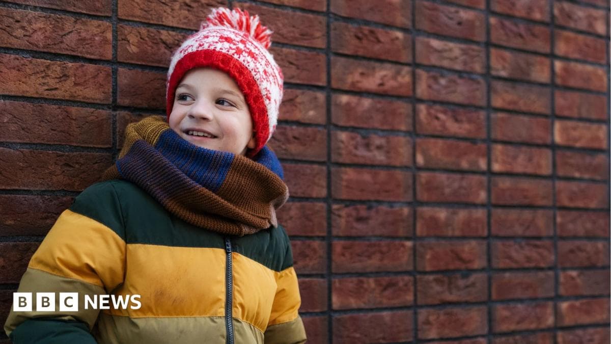 Energy costs: 'Wear more clothes if it's cold', pupils and staff told
