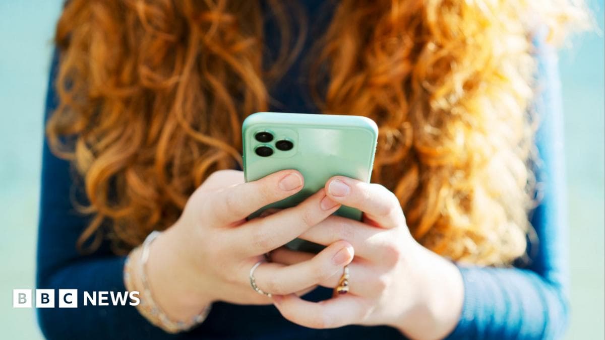 UK regulators investigate record surge in automated WhatsApp scam calls