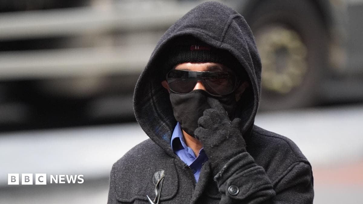 Civil servant 'wore make-up to fake illness and juggle five jobs from home'