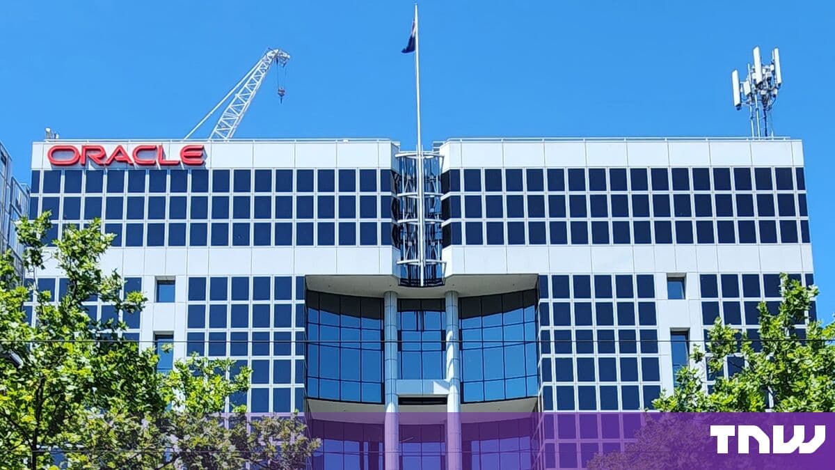 Oracle targets $30B free cash flow by 2029, caps $20B fundraising amid credit downgrade