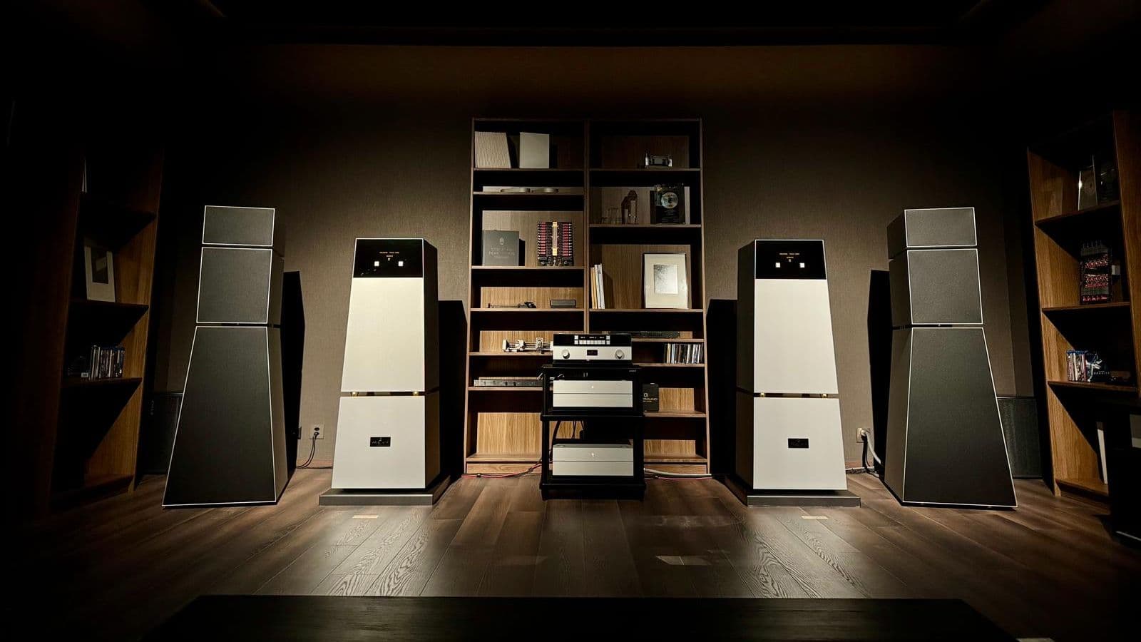 Goldmund unveils $240,000 analog preamplifier as part of $1.482M audio system