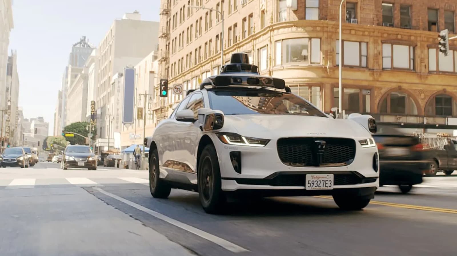 California Will Fine Robotaxi Companies If Their Vehicles Block First Responders
