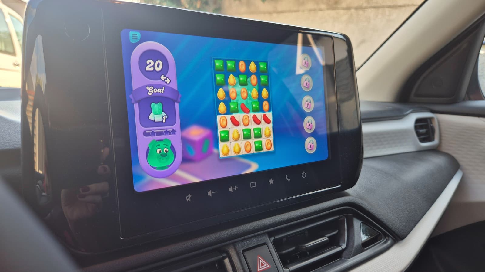 Google brings 35+ games to Android Auto for parked entertainment