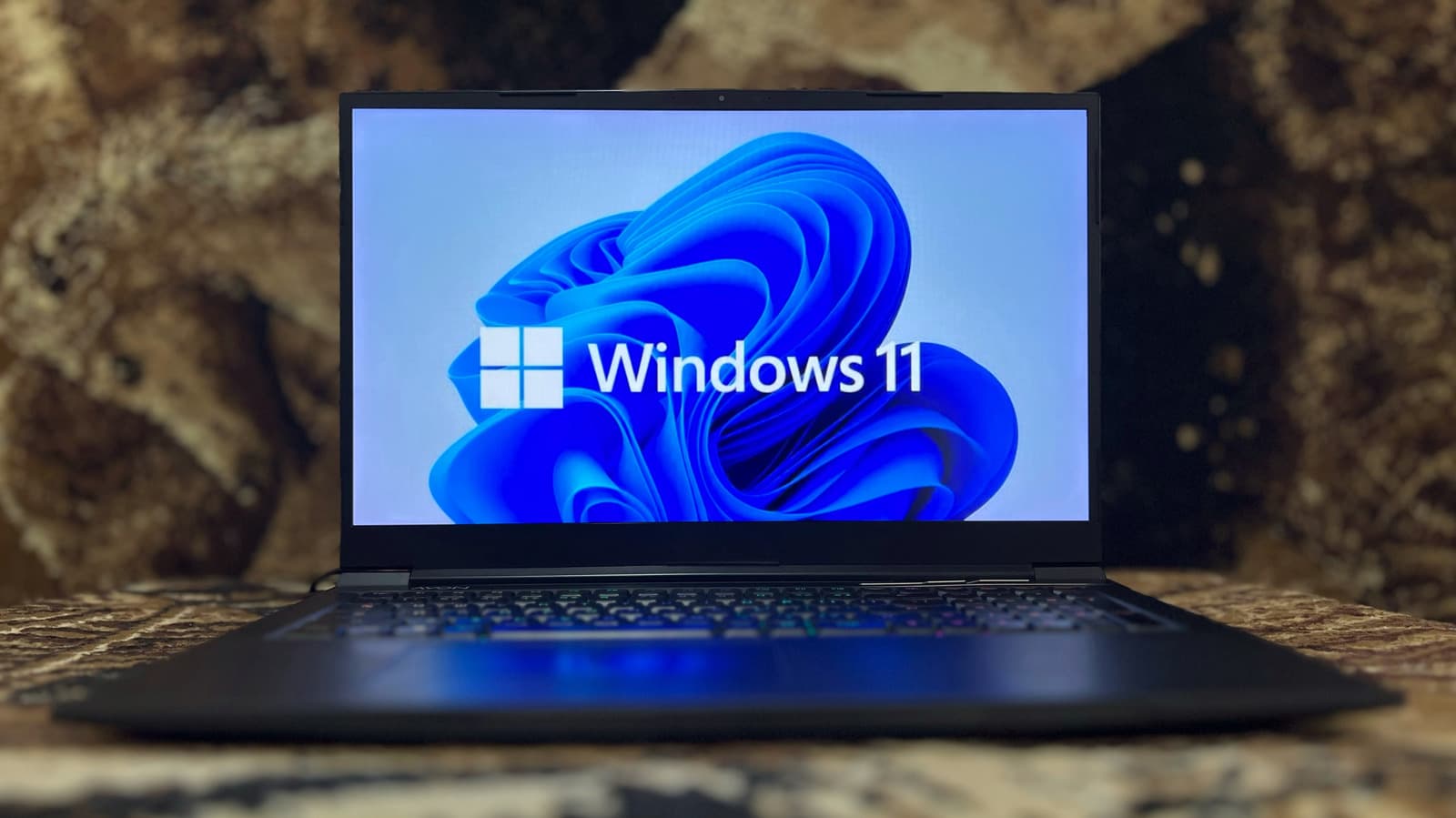 How to use Windows virtual desktops to organize your work