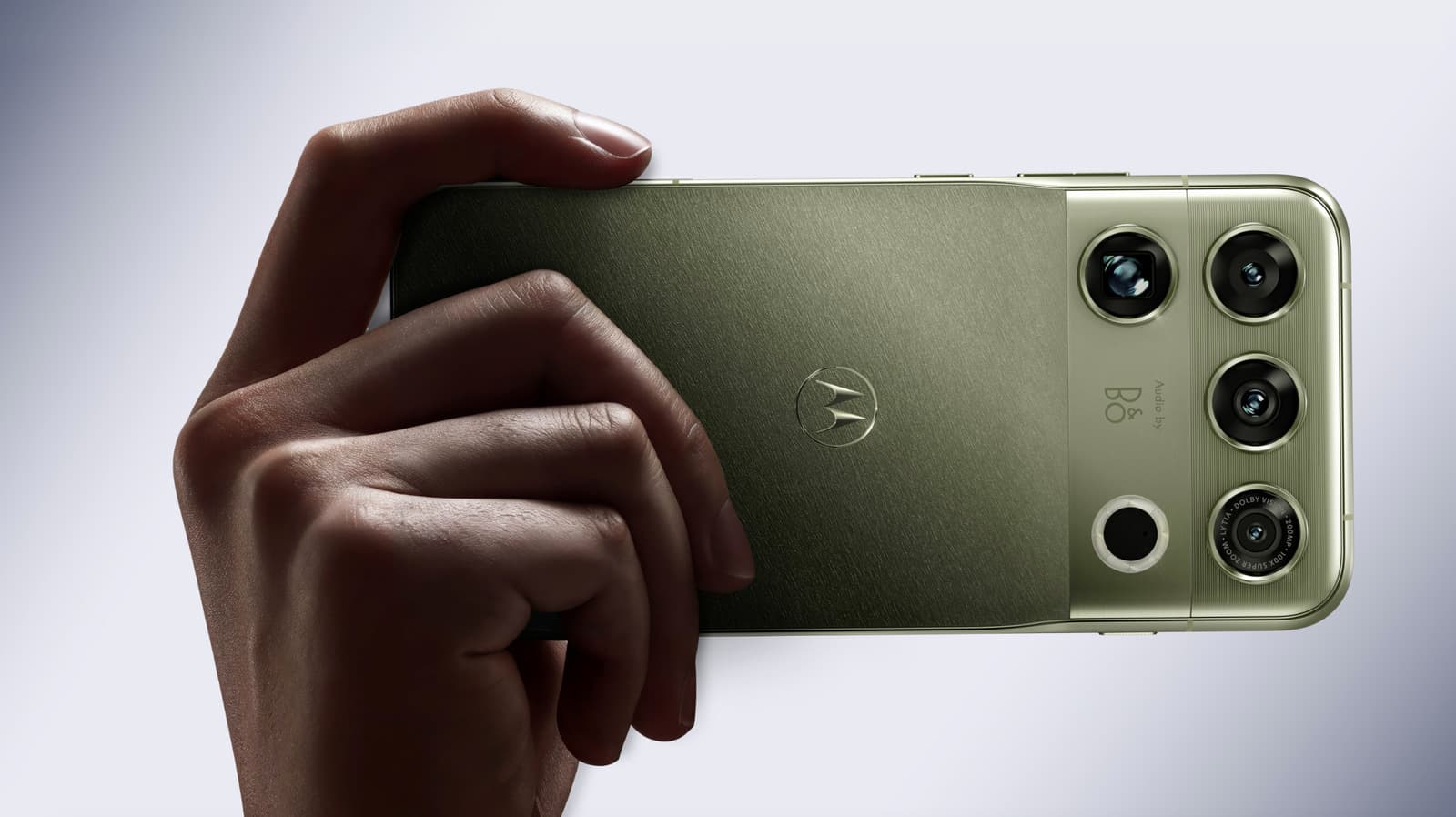 Motorola Launches Signature 27 with Snapdragon 8 Elite Extreme Gen 6