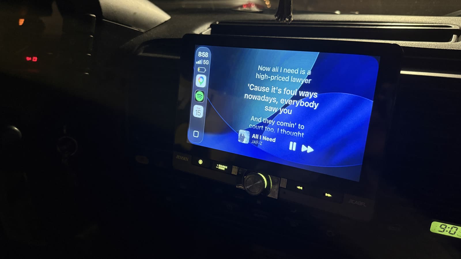 Dynamic Lyrics app brings time-synced song lyrics to Apple CarPlay